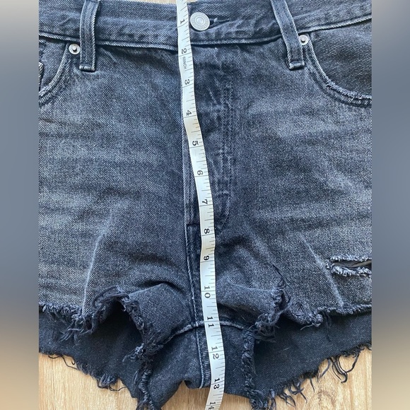 Revolve Levi’s 501 Size 32 black destroyed fray hem denim jeans shorts - Picture 4 of 16